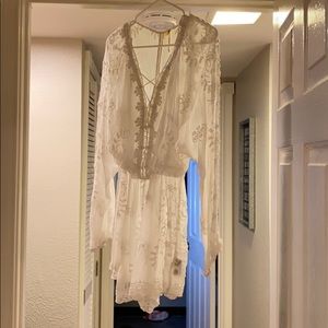 White lace short dress with bell sleeves